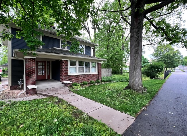 Building Photo - 815 Grant St