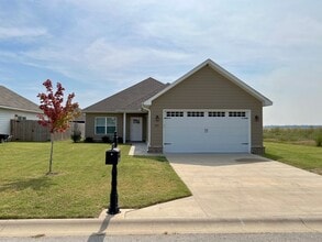Building Photo - For Rent - 4 Bedroom, 2 Bath, Valley View!