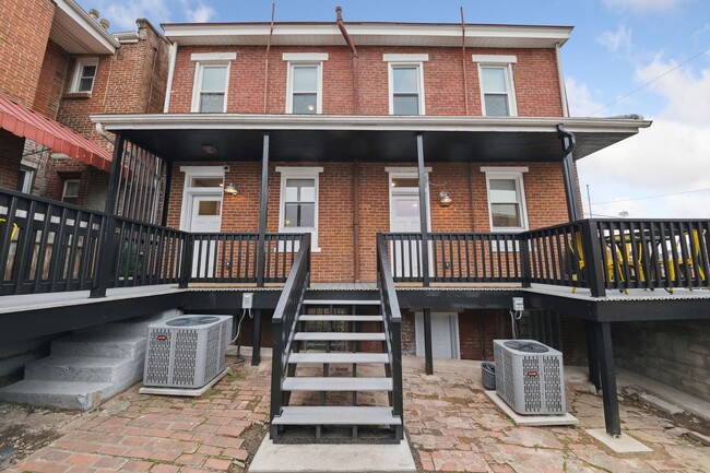 Primary Photo - 91-93-93 S 9th St