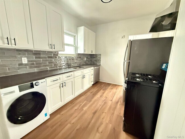 Building Photo - 55 Ramsey Ave