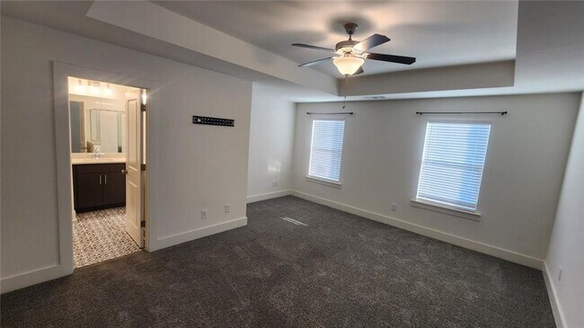 Building Photo - 300 Auburn Valley Wy