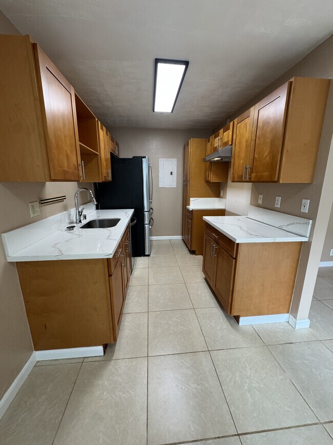 Building Photo - 46-1031-1031 Emepela Wy