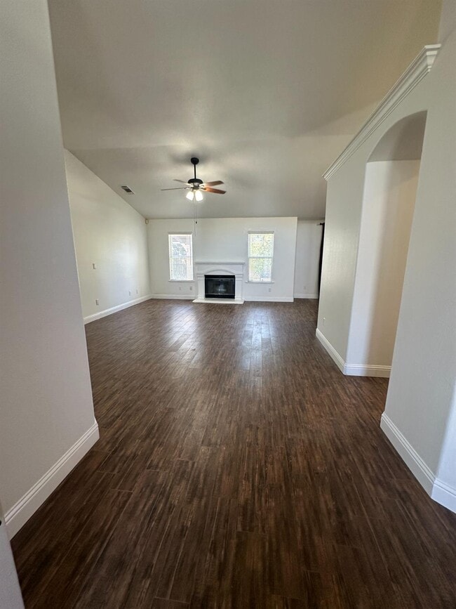 Building Photo - 4416 W Celeste Ave