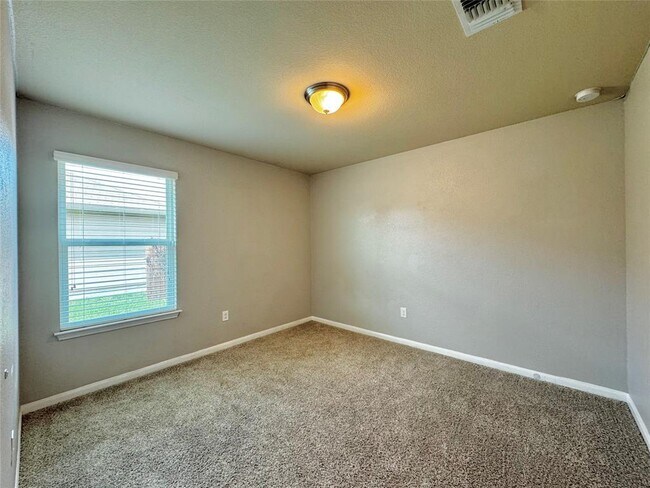 Building Photo - 715 Luna Vista Dr