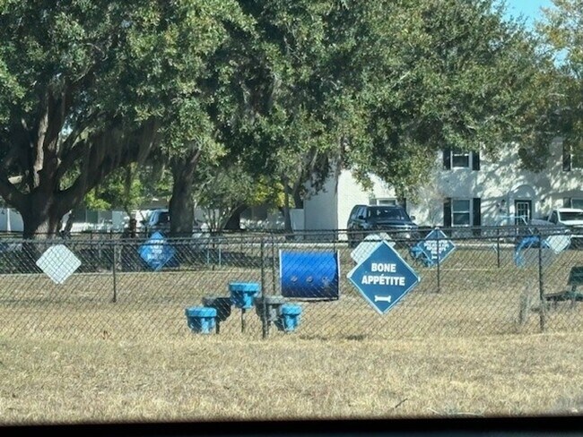 Building Photo - Whispering Oaks