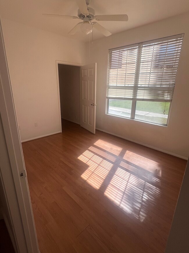 Building Photo - 8555 W Russell Rd