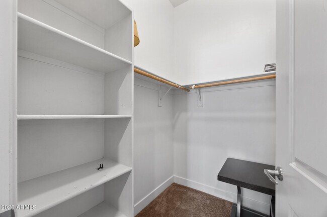 Building Photo - 945 E Playa Del Norte Dr
