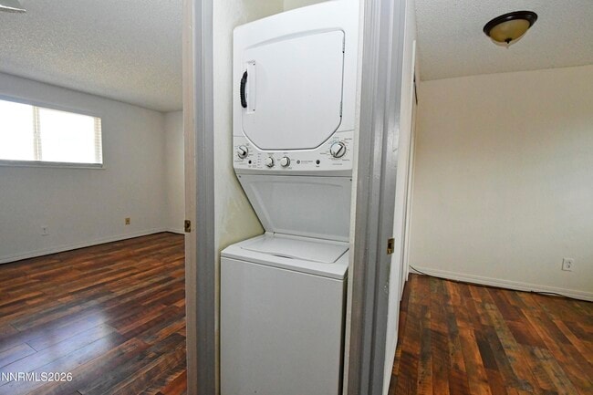 Building Photo - 10005 Sagewood Dr