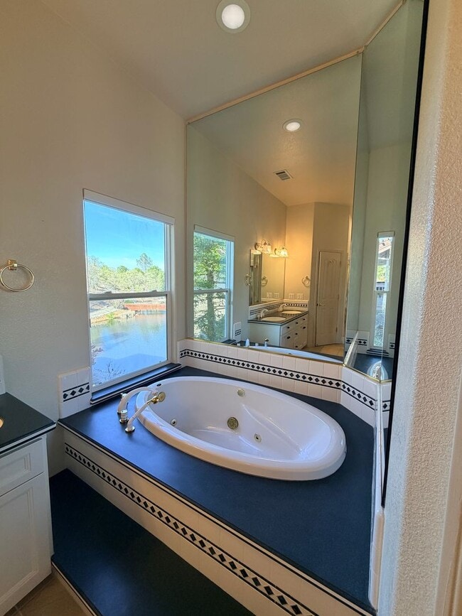 Building Photo - Beautiful Lakefront Home in the Vineyard! 55+ community