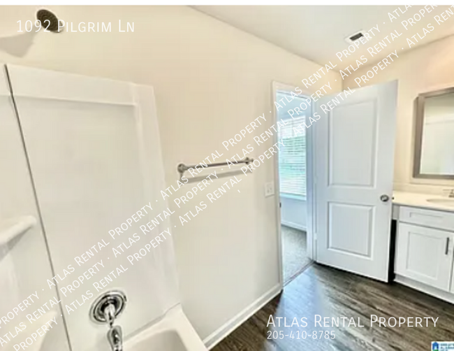 Building Photo - 1092 Pilgrim Ln