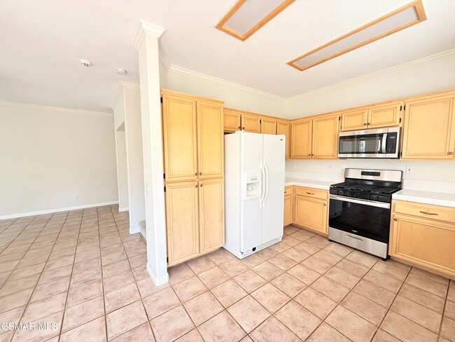 Building Photo - 559 Yarrow Dr