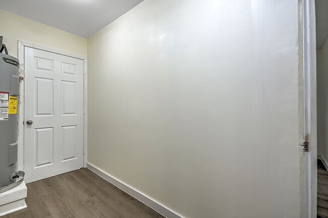 Building Photo - 4 Bedrooms 3 Baths Bristol TN