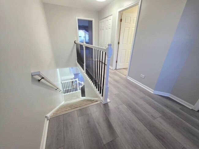 Building Photo - 3076 Kentshire Cir