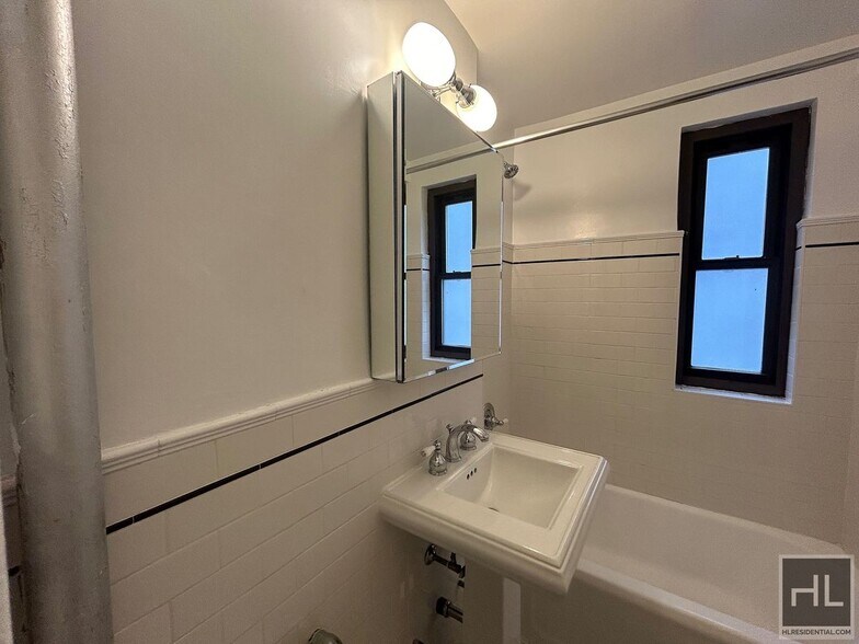 Building Photo - EAST 56 STREET