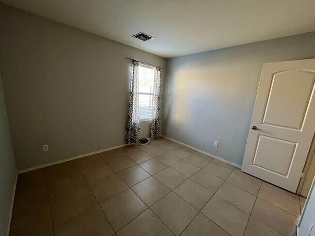 Building Photo - COMING SOON! Gorgeous 3 Bed 2 Bath in Buck...