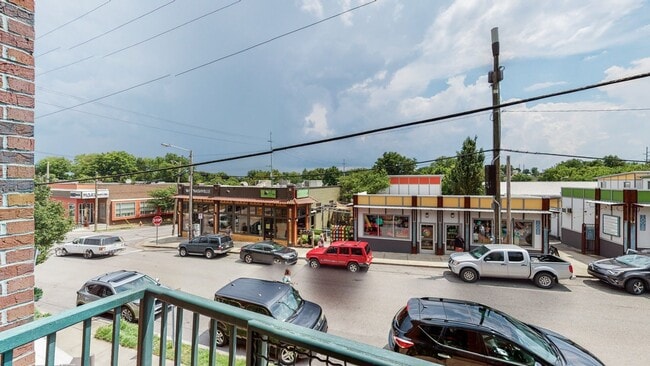 Building Photo - Amazing East Nashville 2 Bed/ 2 Bath Condo...