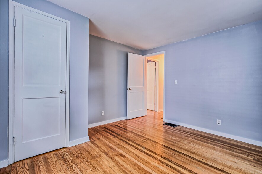 Building Photo - 470 Falstaff Rd