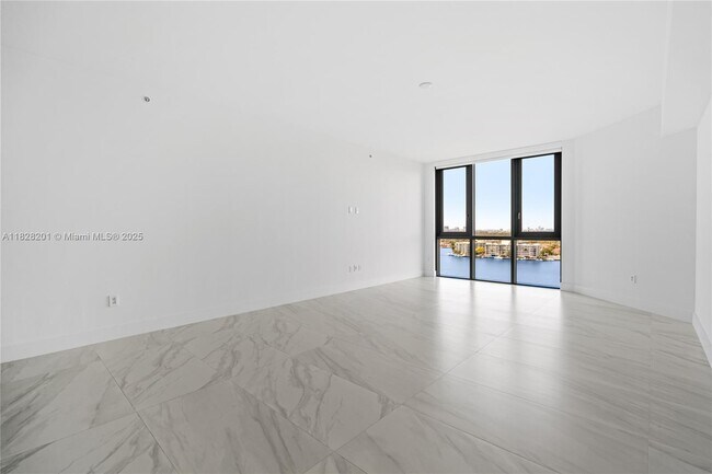 Building Photo - 17111 Biscayne Blvd