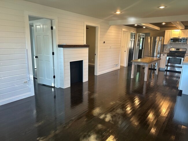 Building Photo - 812 Ridge Ave