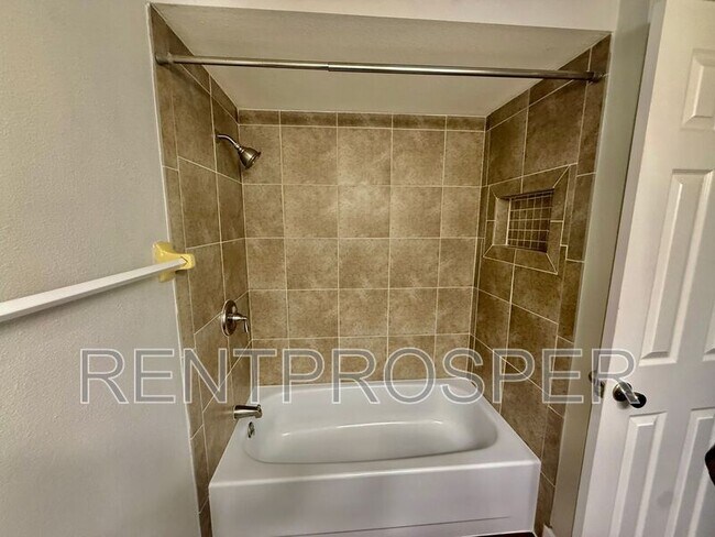 Building Photo - 1103 Dappled Elm Ln