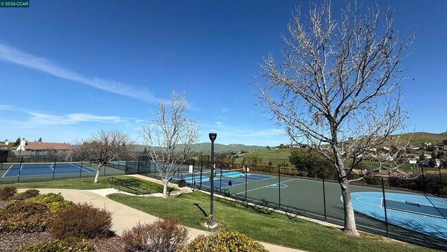 Building Photo - 829 Deer Spring Cir