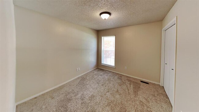 Building Photo - 1316 Chimney Hill Rd