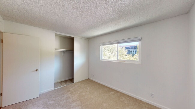 Building Photo - 1004 Ignacio Blvd