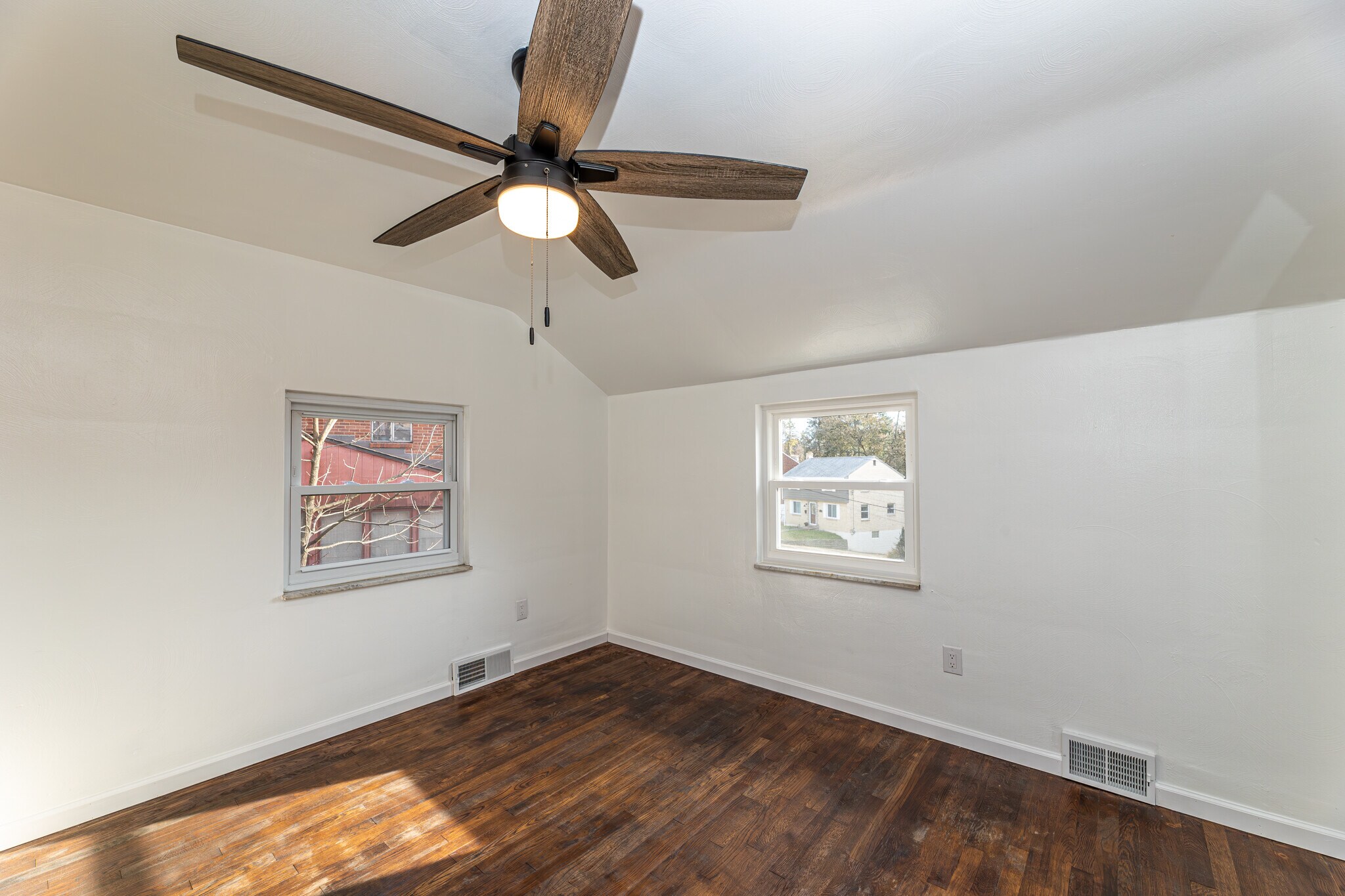 Building Photo - 3203 Hebron Dr