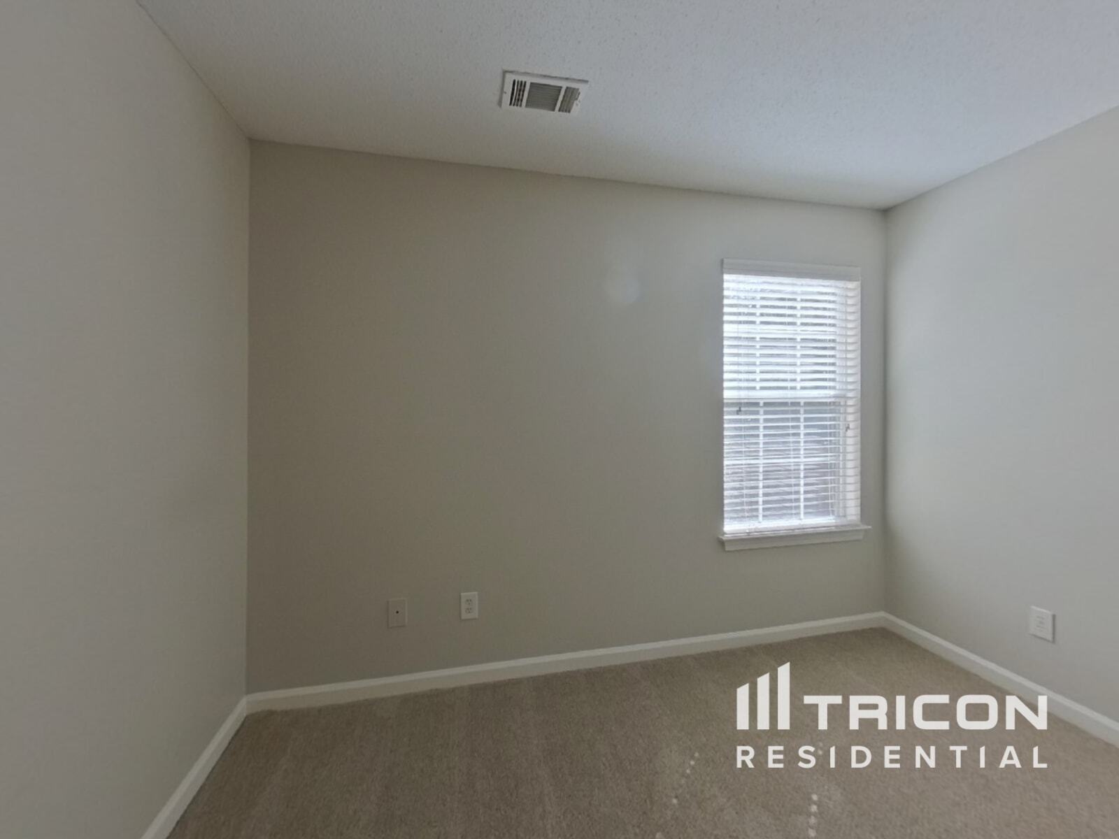 Building Photo - 2880 Chilhowee Dr