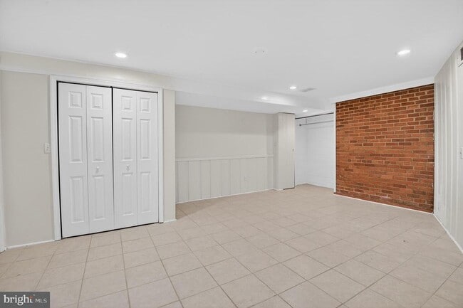 Building Photo - 3129 Homewood Pkwy