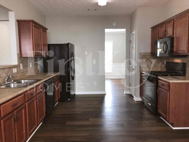 Building Photo - 311 Azalea Loop