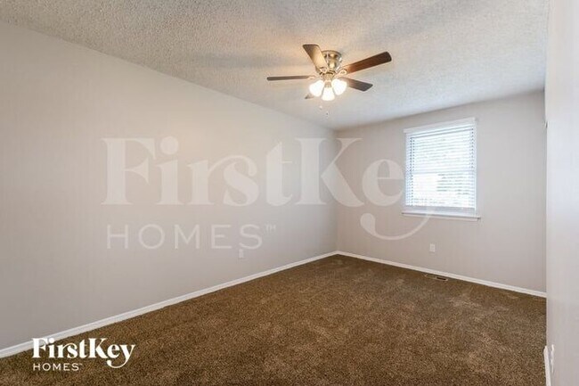 Building Photo - 15 Parkwood Dr