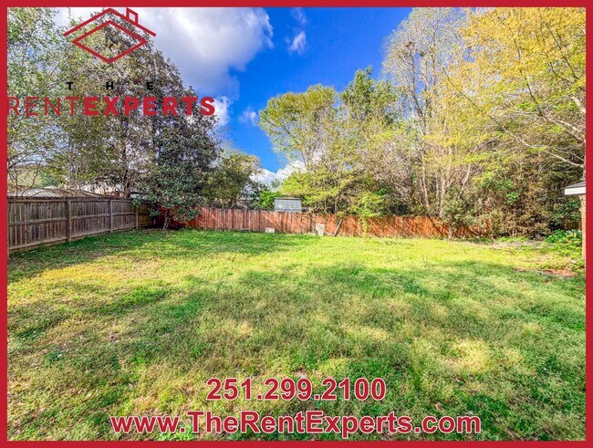 Building Photo - 7210 Ashmoor Dr N