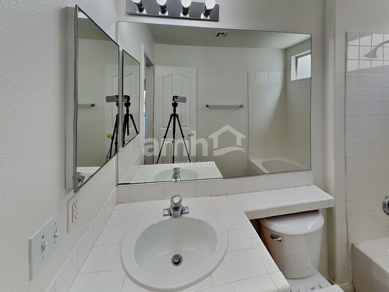 Building Photo - 9876 Vermillion Cliffs Ave