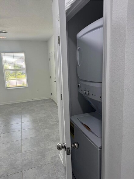 Building Photo - 553 Turtle Ln