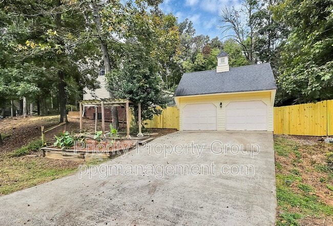 Building Photo - 11323 Harrowfield Rd