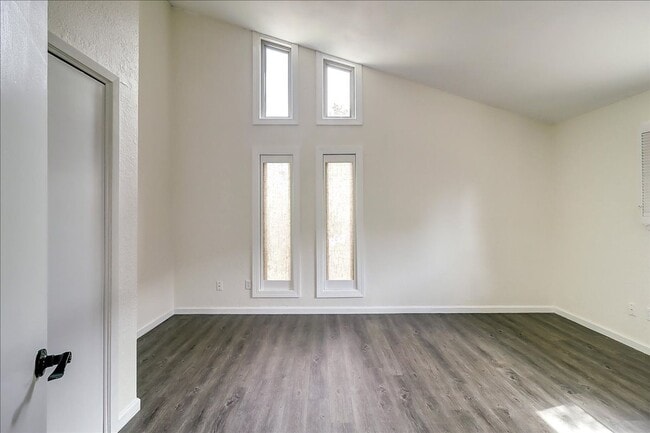 Building Photo - 5530 Tahoe Cir