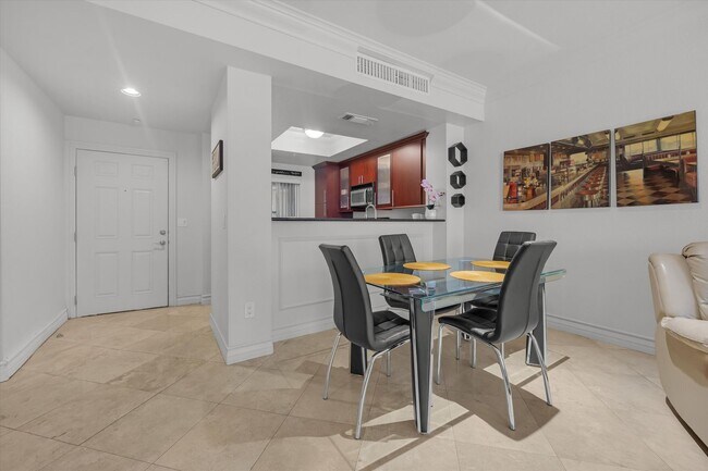 Building Photo - Meridian Luxury Condo in Resort Community ...