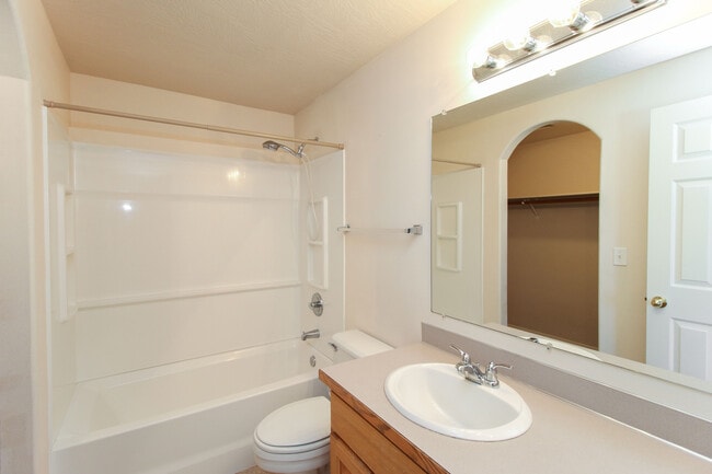 Building Photo - Fantastic 4-Bedroom, 3.5-Bath Home In Great Neighborhood!