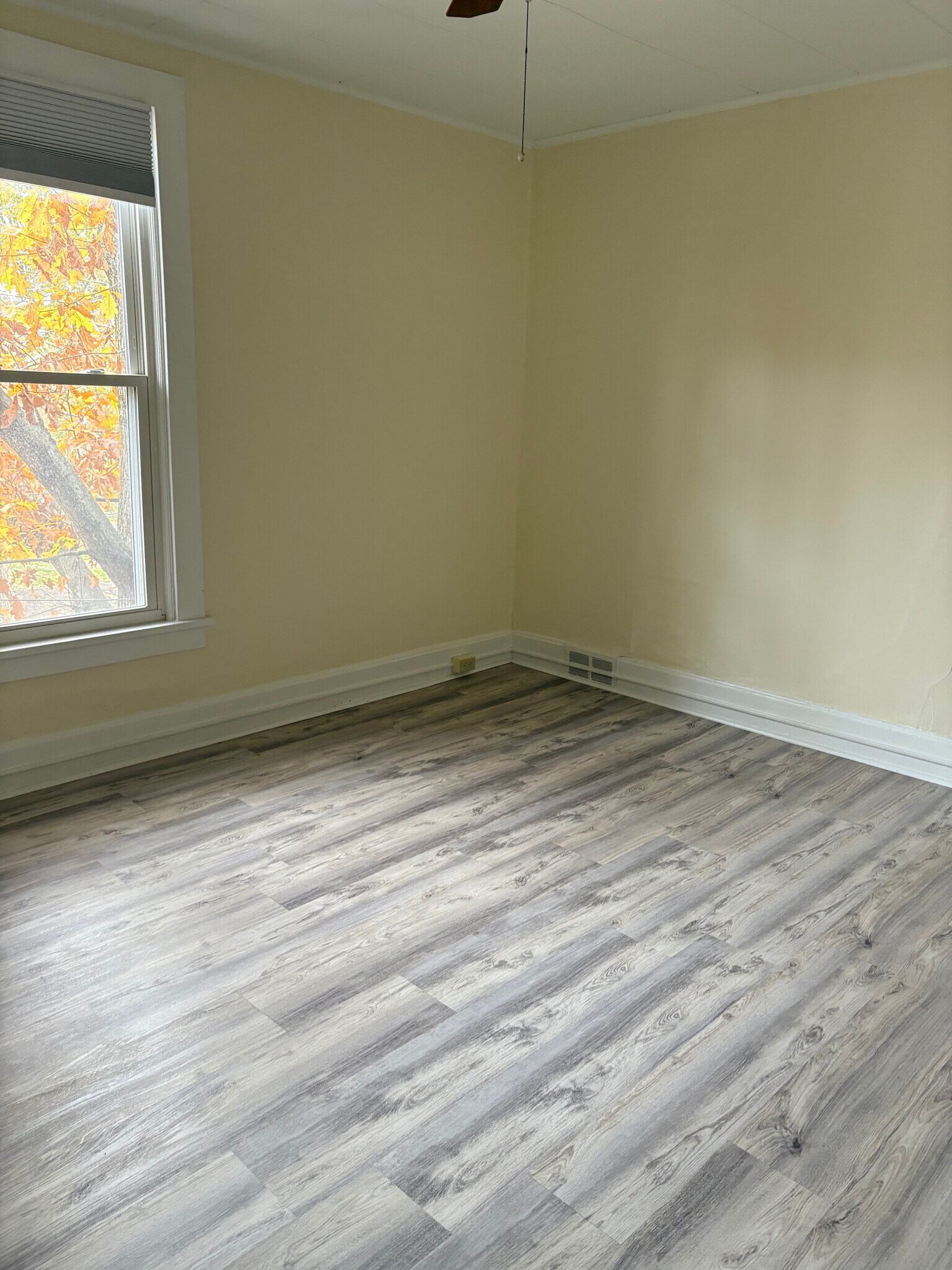 Bedroom - 150 N Fremont Ave