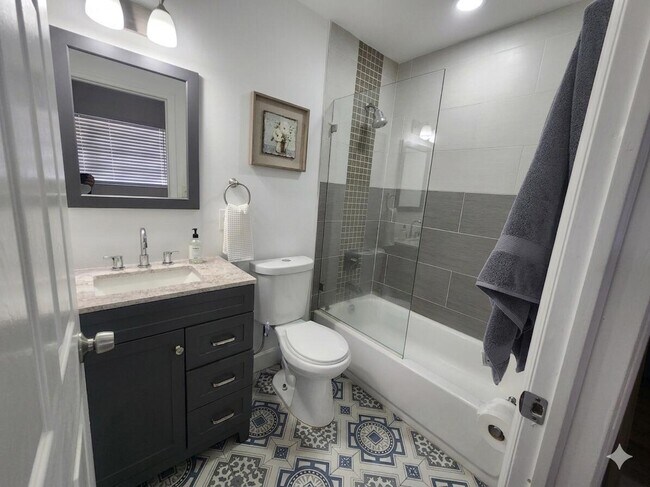 Building Photo - 3440 SW 20th St