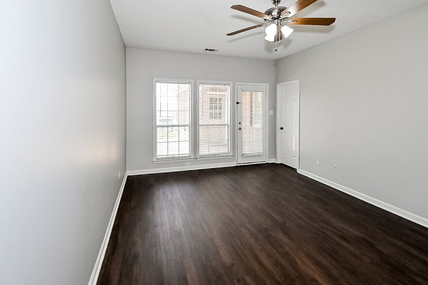 Building Photo - 4513 Graystone Dr