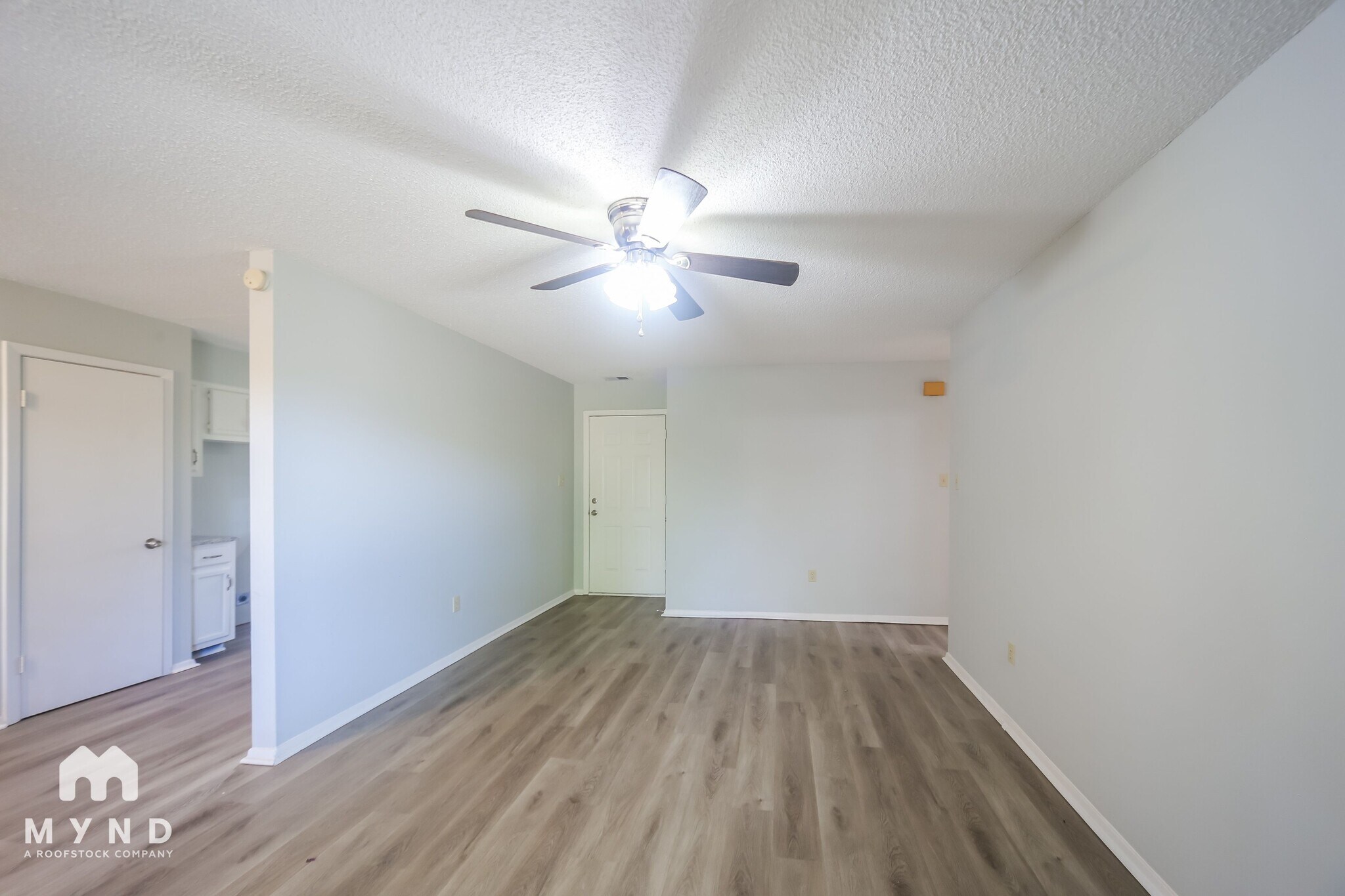 Building Photo - 7260 Northbrook Dr