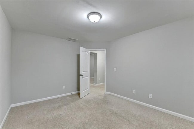 Building Photo - 7325 Heritage Oak Ct