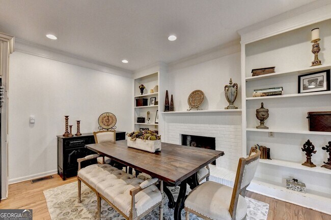 Building Photo - 2611 Briers N Dr