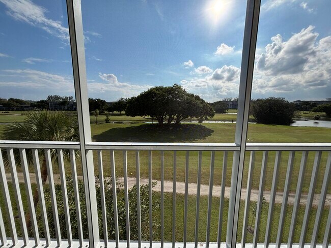 Building Photo - 2691 S Course Dr