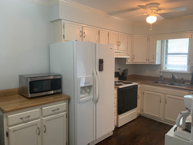 Building Photo - 7314 Sandy Creek Dr
