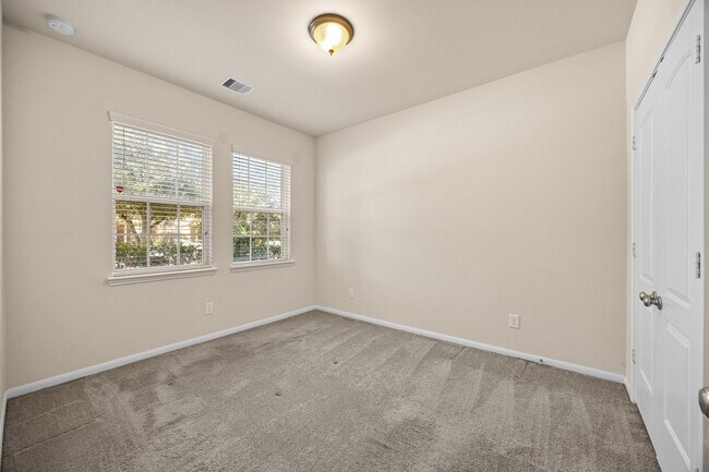 Building Photo - 7223 Pavilion Dr