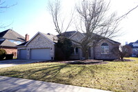 Building Photo - 8566 Huckins Dr