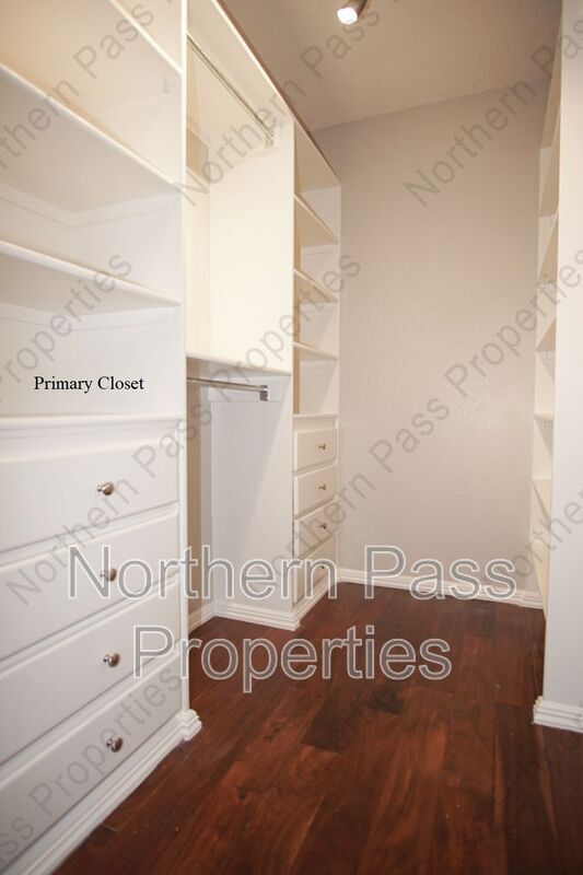 Building Photo - 7317 Luz De Lumbre Ave